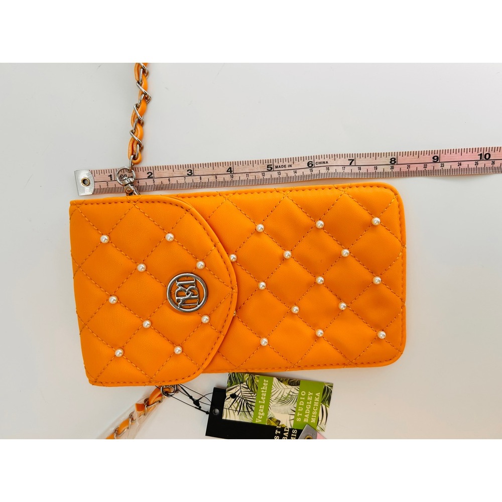 NWT Badgley Mischka Yellow Quilted‎ Vegan Leather Phone Crossbody Pearl Strap - Picture 5 of 7